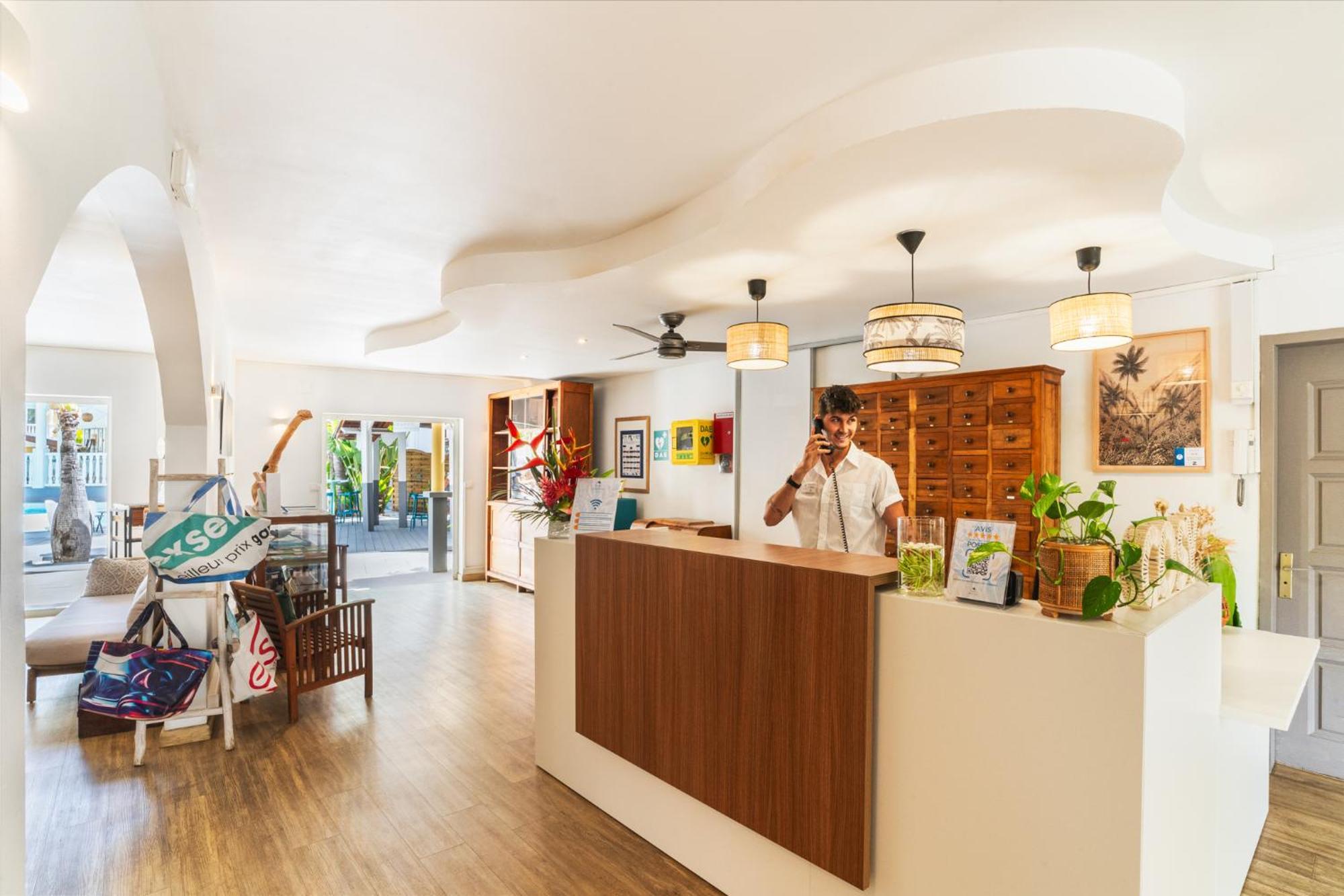 Hotel Exsel Ermitage Сен-Жиль-ле-Бэн Экстерьер фото